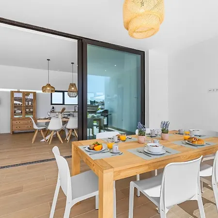 Ayala Villa Villaverde